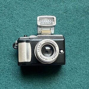 Mini Camera Keychain Pendant - Black and Silver